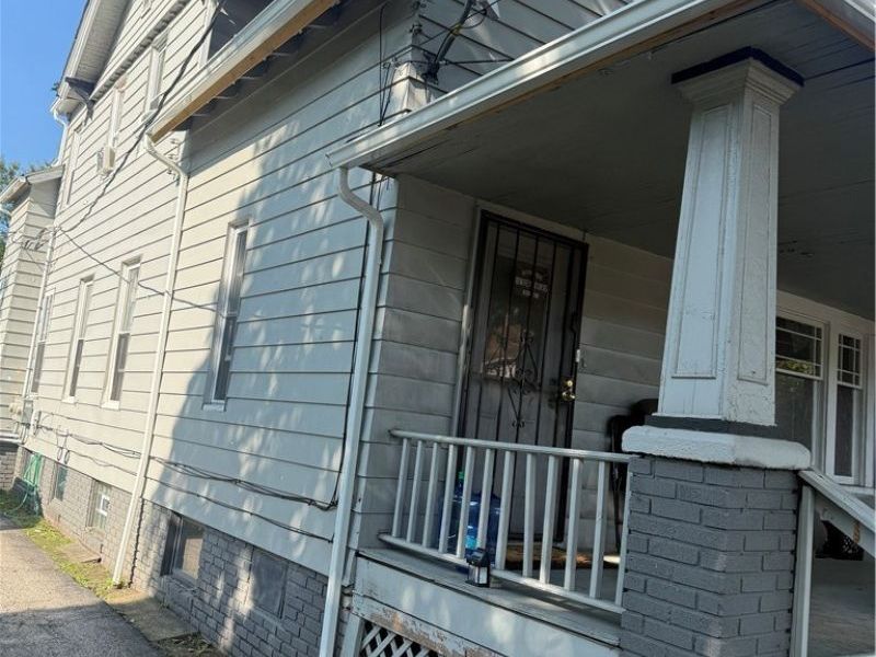 1820 Holmden Avenue , Cleveland, OH 44109 Photo 19