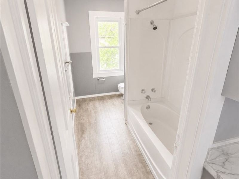 1820 Holmden Avenue , Cleveland, OH 44109 Photo 7