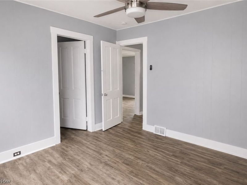 1820 Holmden Avenue , Cleveland, OH 44109 Photo 8