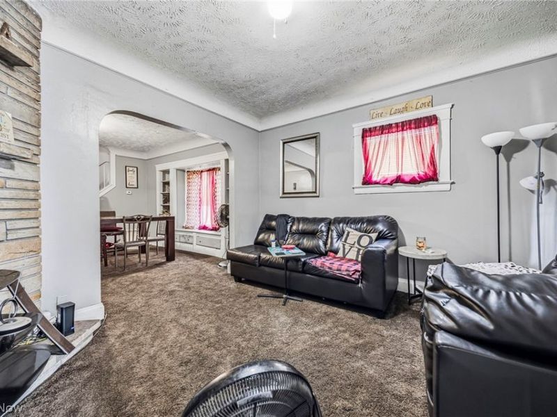 9911 North Boulevard , Cleveland, OH 44108 Photo 18