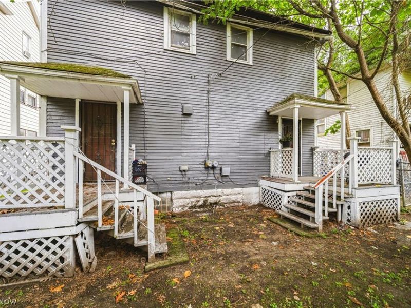 9911 North Boulevard , Cleveland, OH 44108 Photo 3