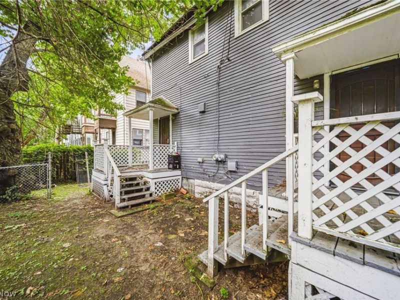 9911 North Boulevard , Cleveland, OH 44108 Photo 37