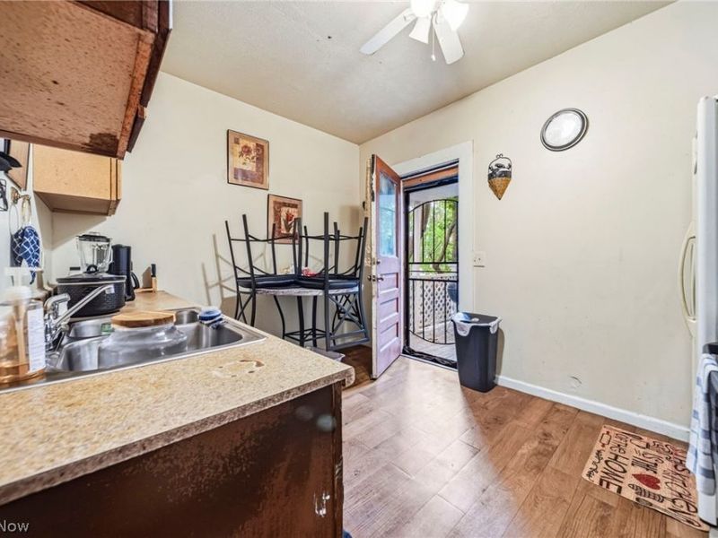 9911 North Boulevard , Cleveland, OH 44108 Photo 8