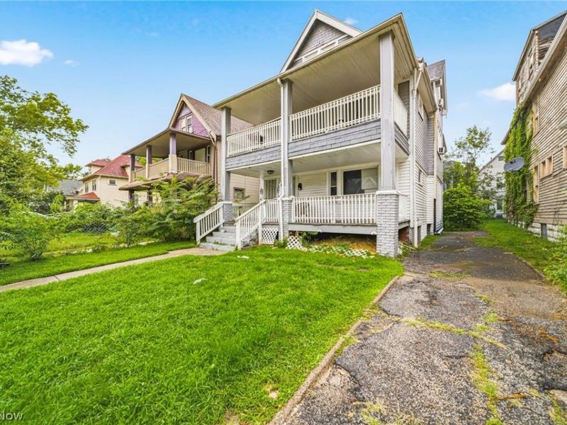 9501 Pierpont Avenue , Cleveland, OH 44108 Photo 2