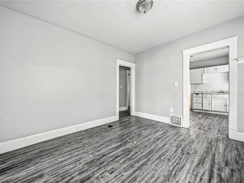 9501 Pierpont Avenue , Cleveland, OH 44108 Photo 24