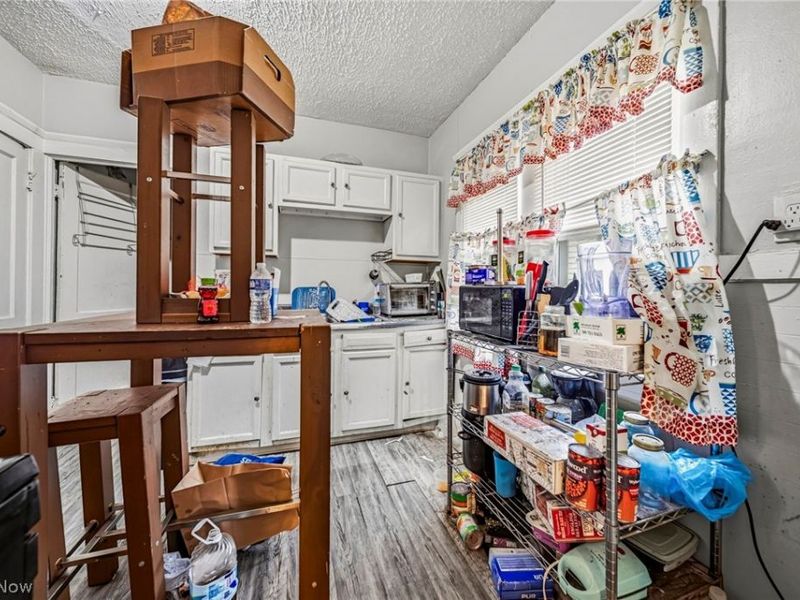 9501 Pierpont Avenue , Cleveland, OH 44108 Photo 9