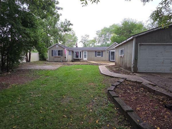 108 Ridgeland Avenue , West Chicago, IL 60185