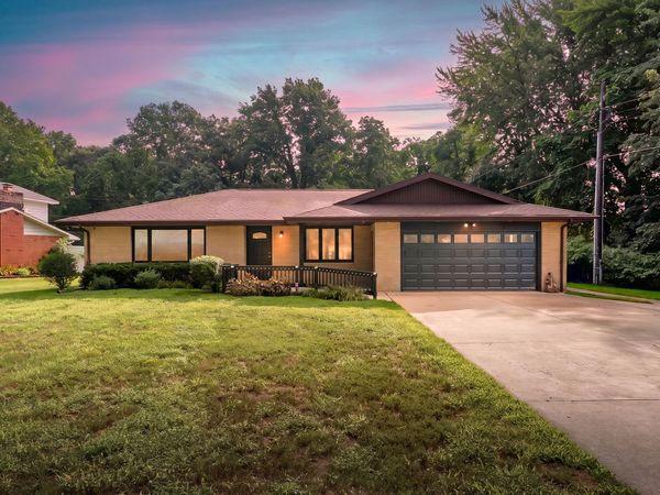 5095 W Donna Drive, Stevensville, MI 49127