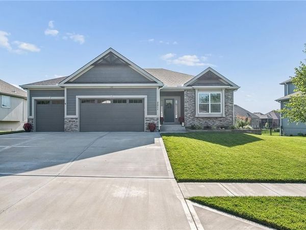 2211 Foxtail Drive, Kearney, MO 64060