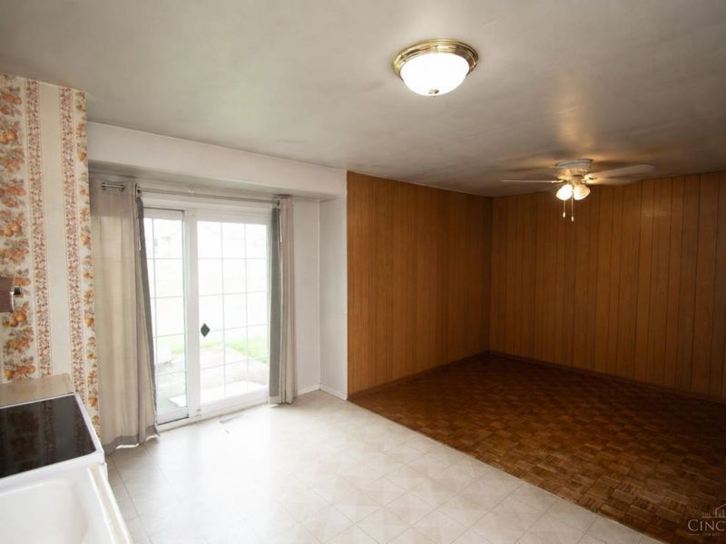 11731 Van Camp Lane, Springdale, OH 45246 Photo 8
