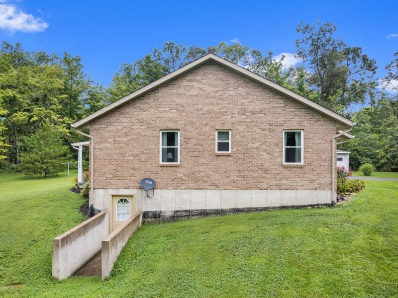 455 Tom Brown Rd, Oliver Township, OH 45697 Photo 6