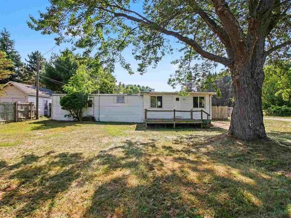 4394 Wood Street, Boyne City, MI 49712