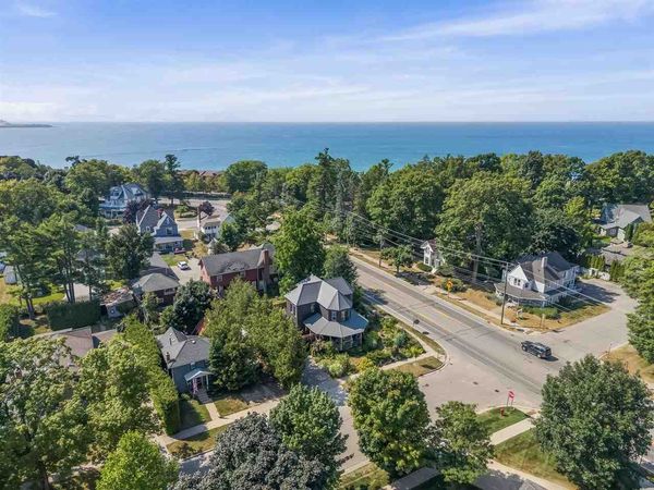 108 Petoskey Avenue, Charlevoix, MI 49720