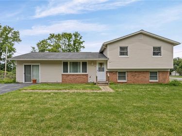 4 Mercury Drive , Rochester, NY 14624