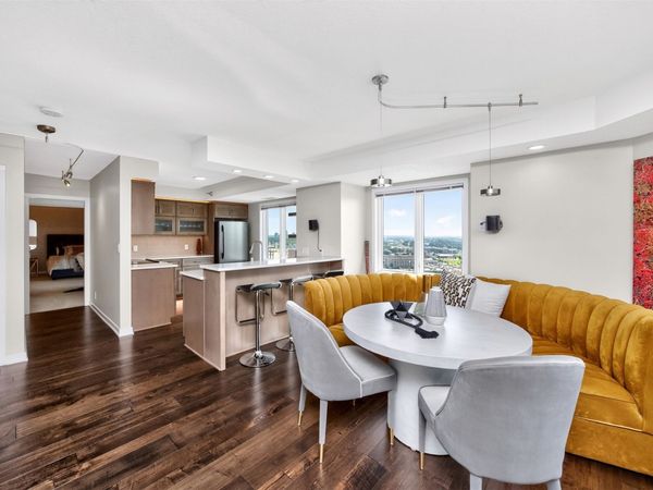 300 Walnut Street, Unit 2002, Des Moines, IA 50309