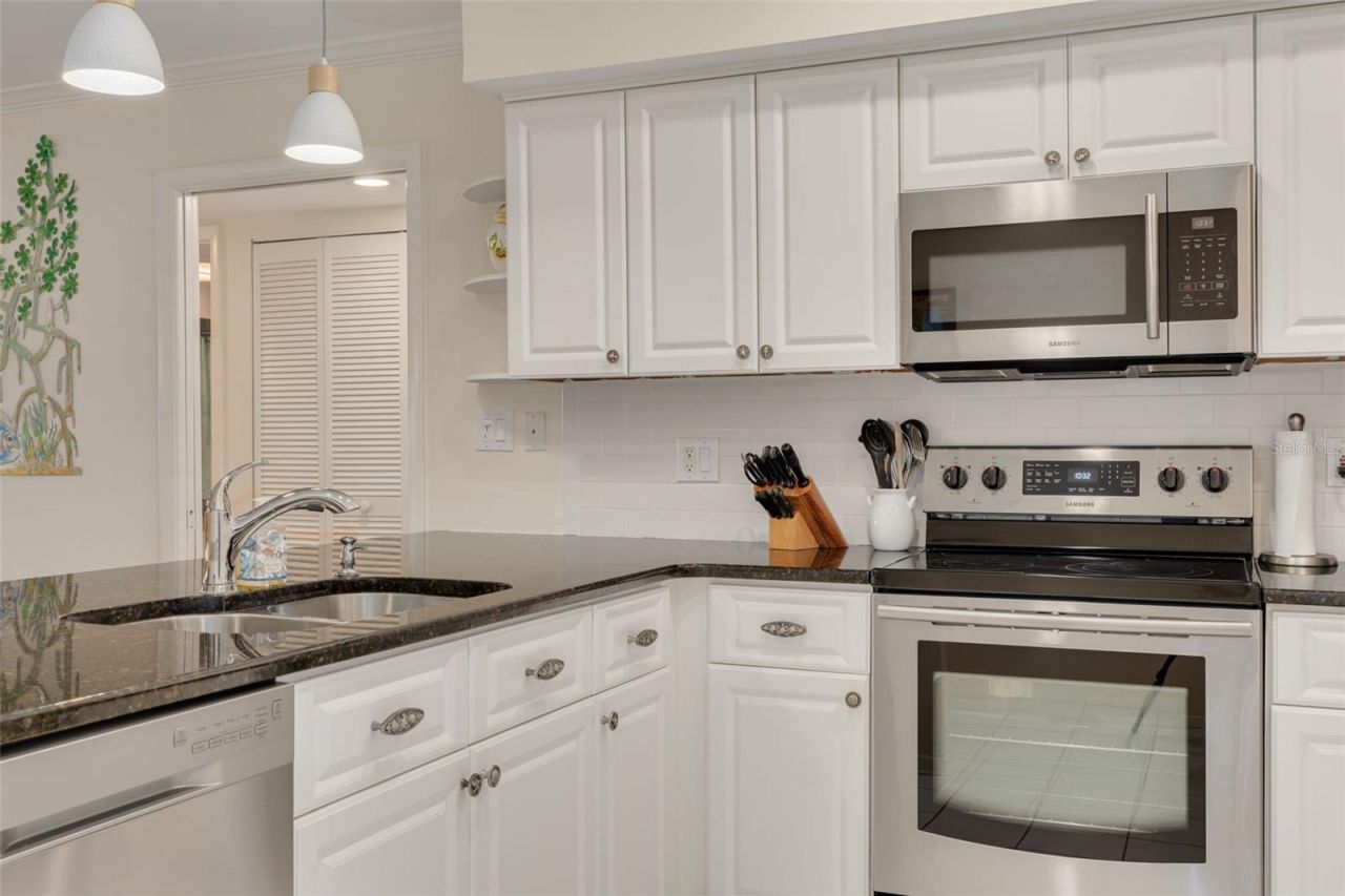 4780 Brittany Drive S, Unit 114, Saint Petersburg, FL 33715 Photo