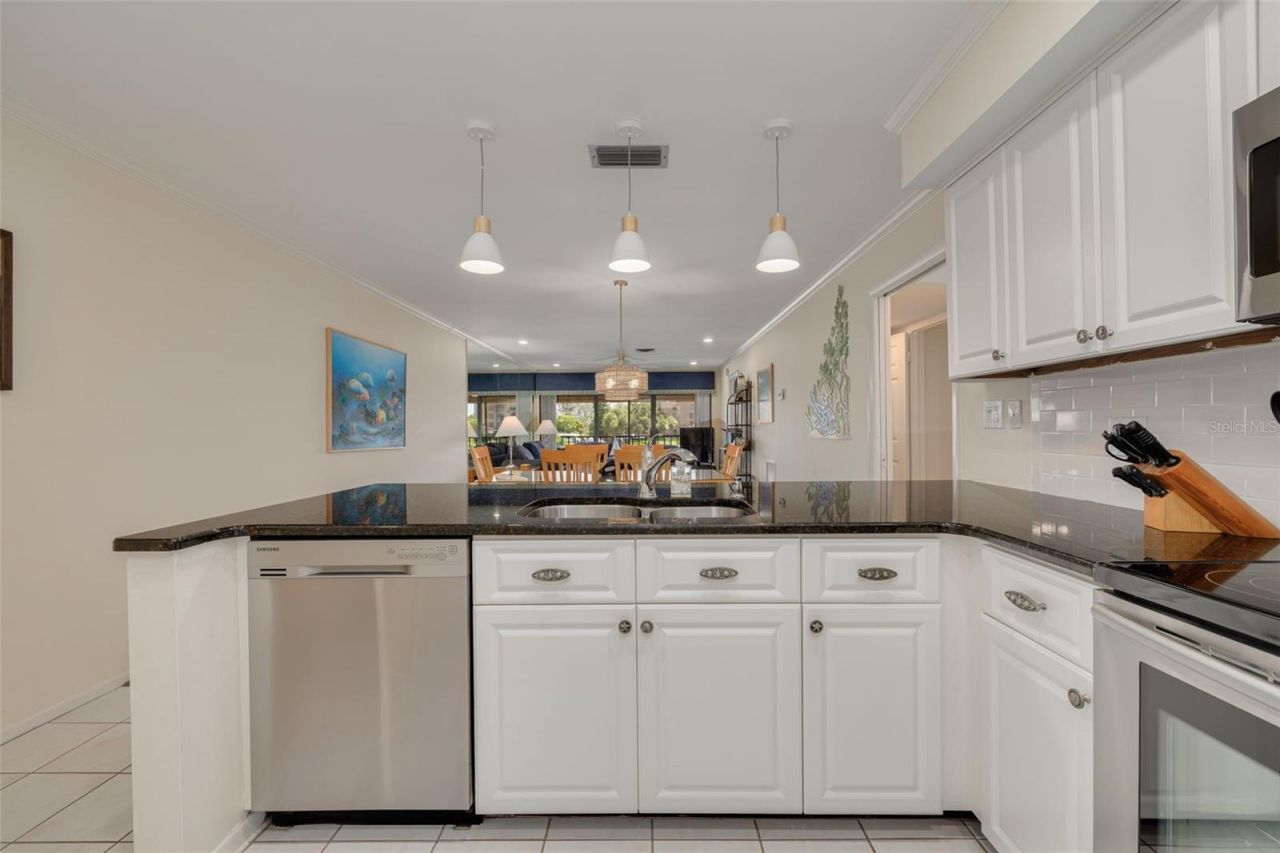 4780 Brittany Drive S, Unit 114, Saint Petersburg, FL 33715 Photo