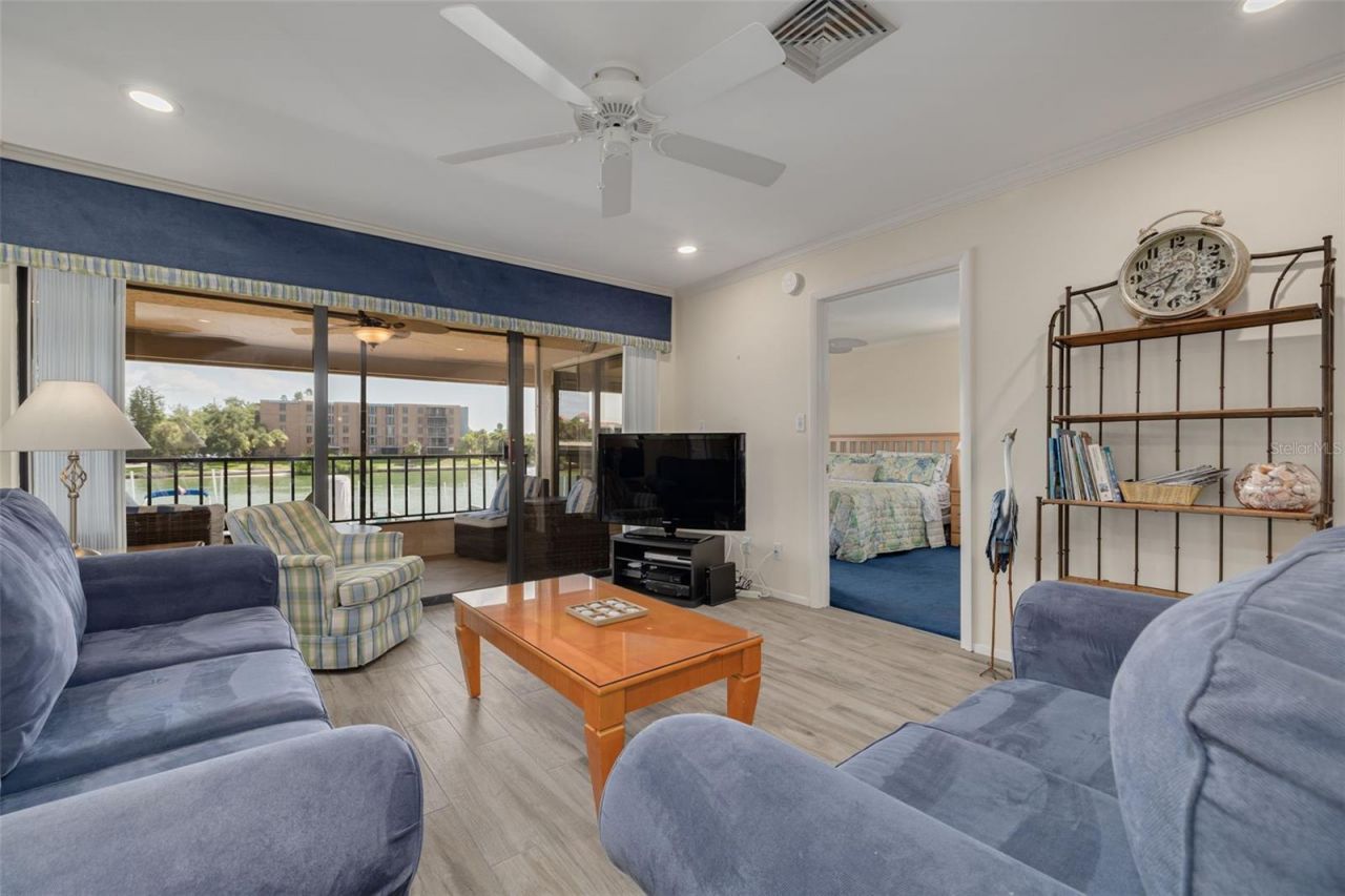 4780 Brittany Drive S, Unit 114, Saint Petersburg, FL 33715 Photo