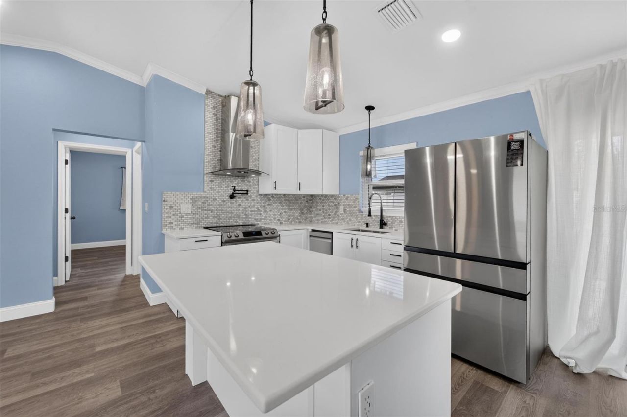 4317 Trout Drive Se, Saint Petersburg, FL 33705 Photo