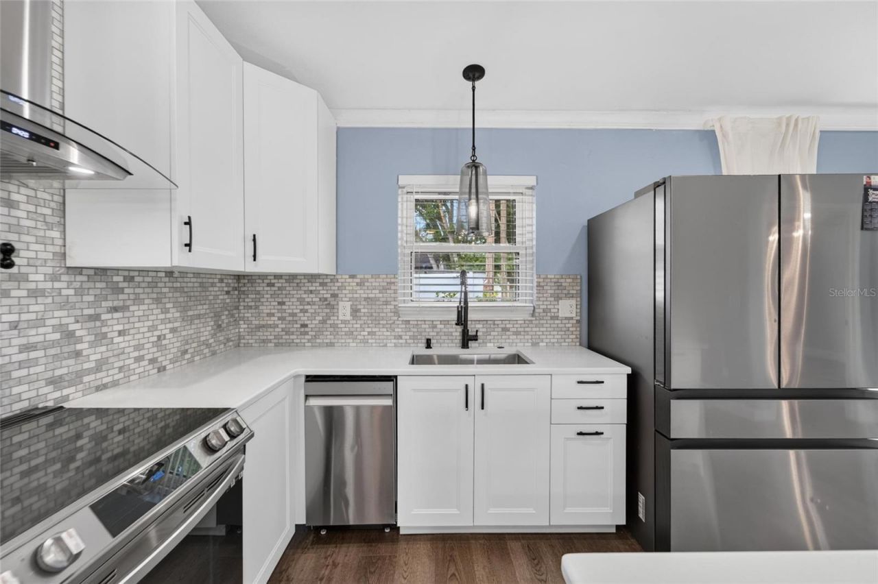 4317 Trout Drive Se, Saint Petersburg, FL 33705 Photo