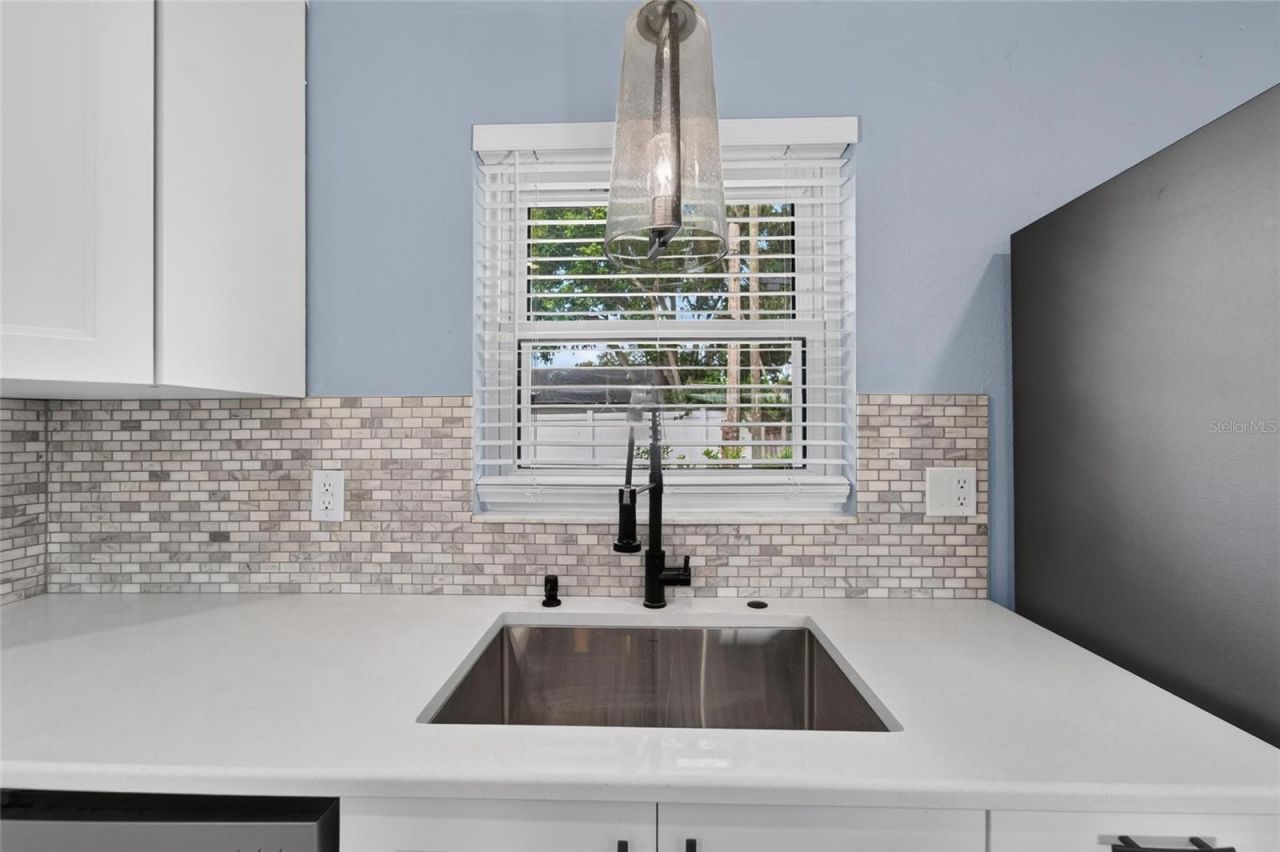 4317 Trout Drive Se, Saint Petersburg, FL 33705 Photo