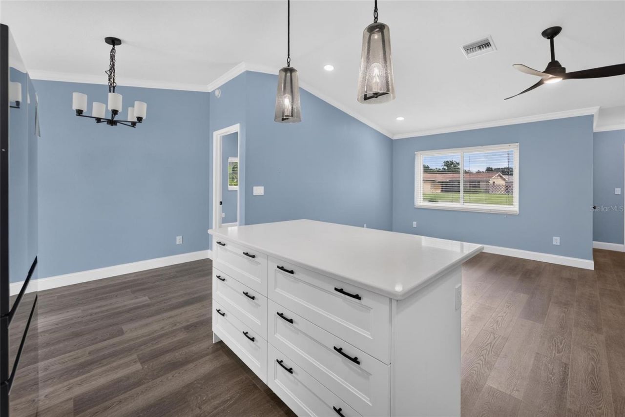 4317 Trout Drive Se, Saint Petersburg, FL 33705 Photo