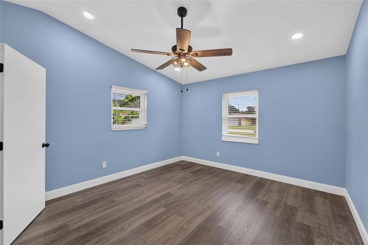 4317 Trout Drive Se, Saint Petersburg, FL 33705 Photo