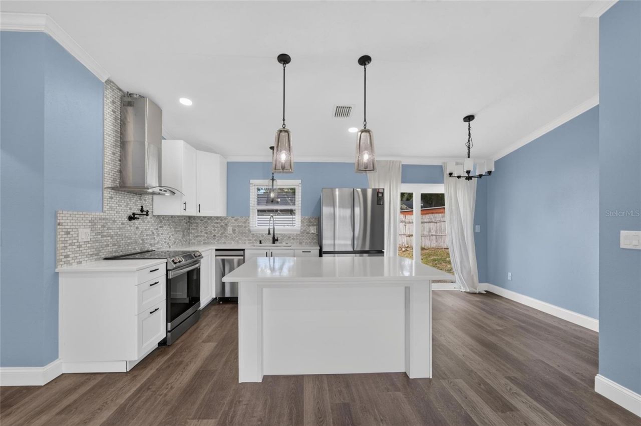 4317 Trout Drive Se, Saint Petersburg, FL 33705 Photo