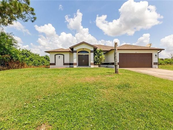 691 Manhattan ST E, LEHIGH ACRES, FL 33974