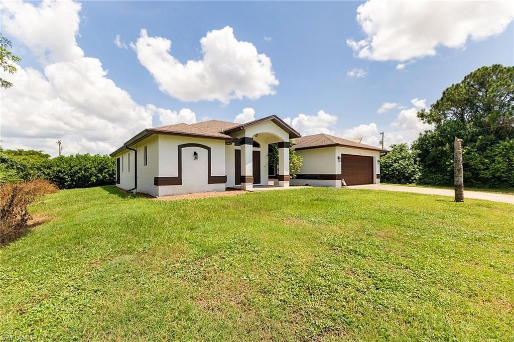 691 Manhattan St E, Lehigh Acres, FL 33974 Photo