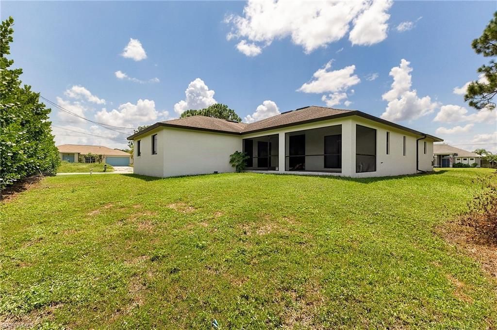 691 Manhattan St E, Lehigh Acres, FL 33974 Photo