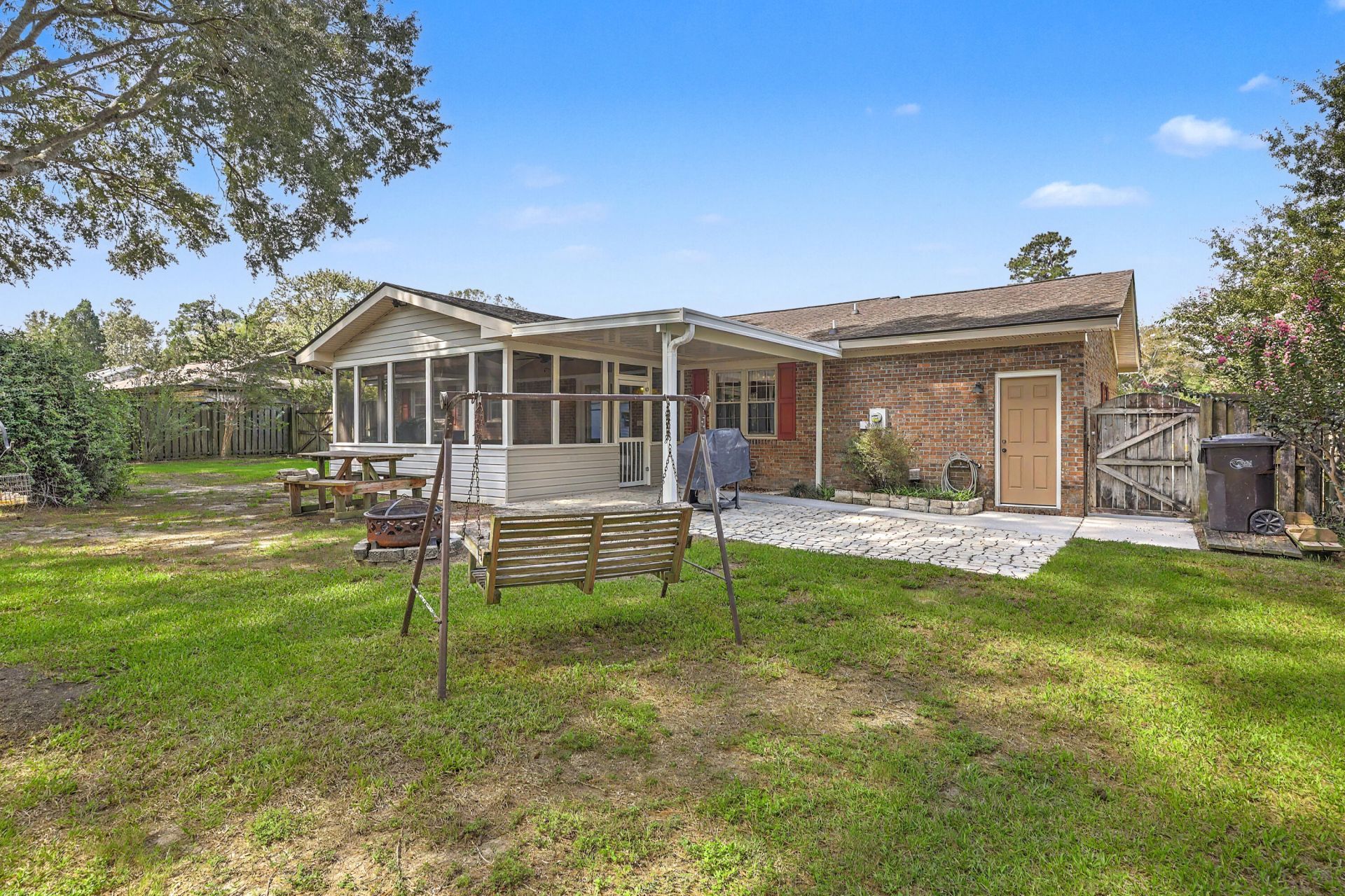 131 Foxborough Road Photo 32