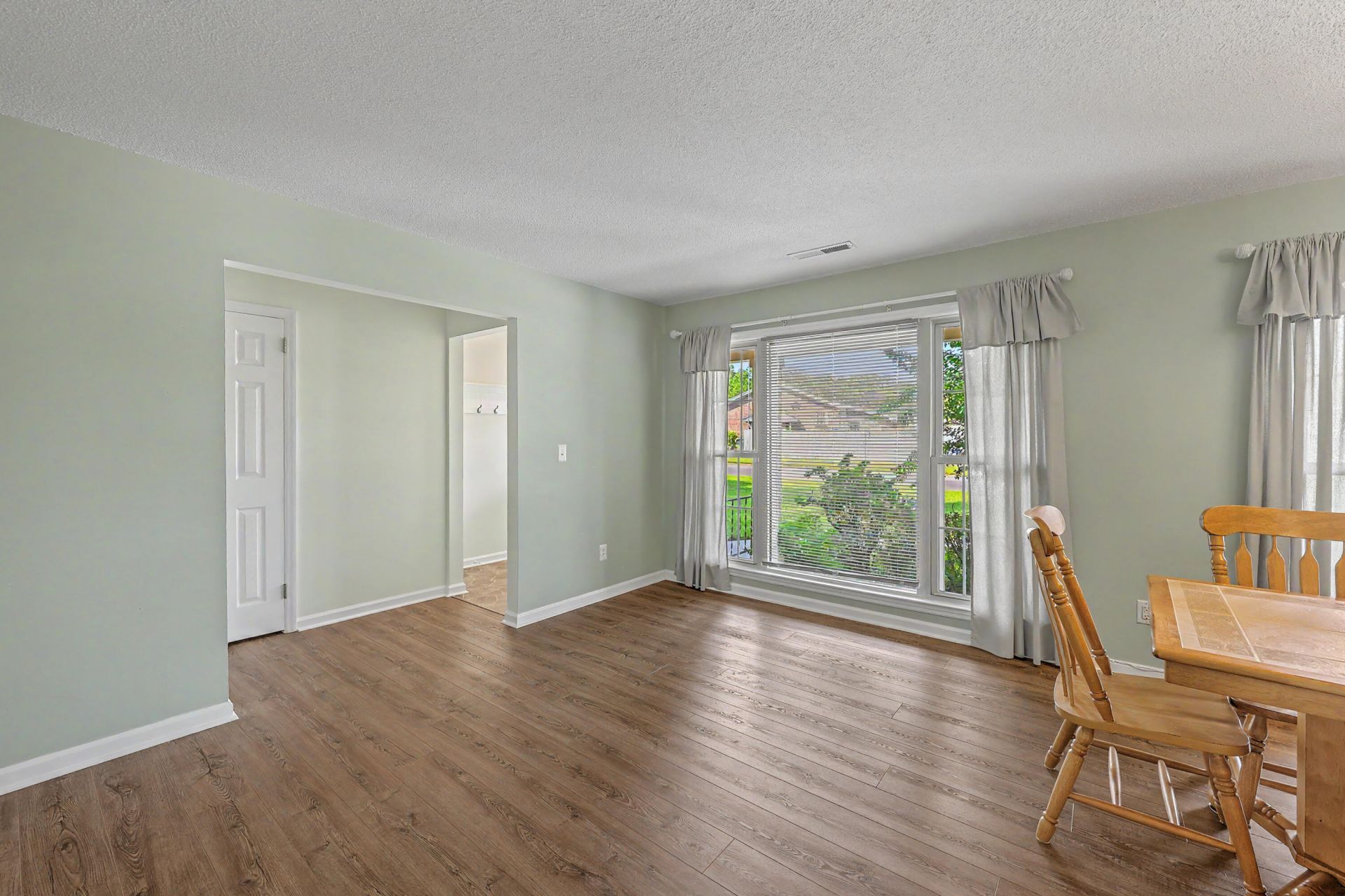 131 Foxborough Road Photo 5