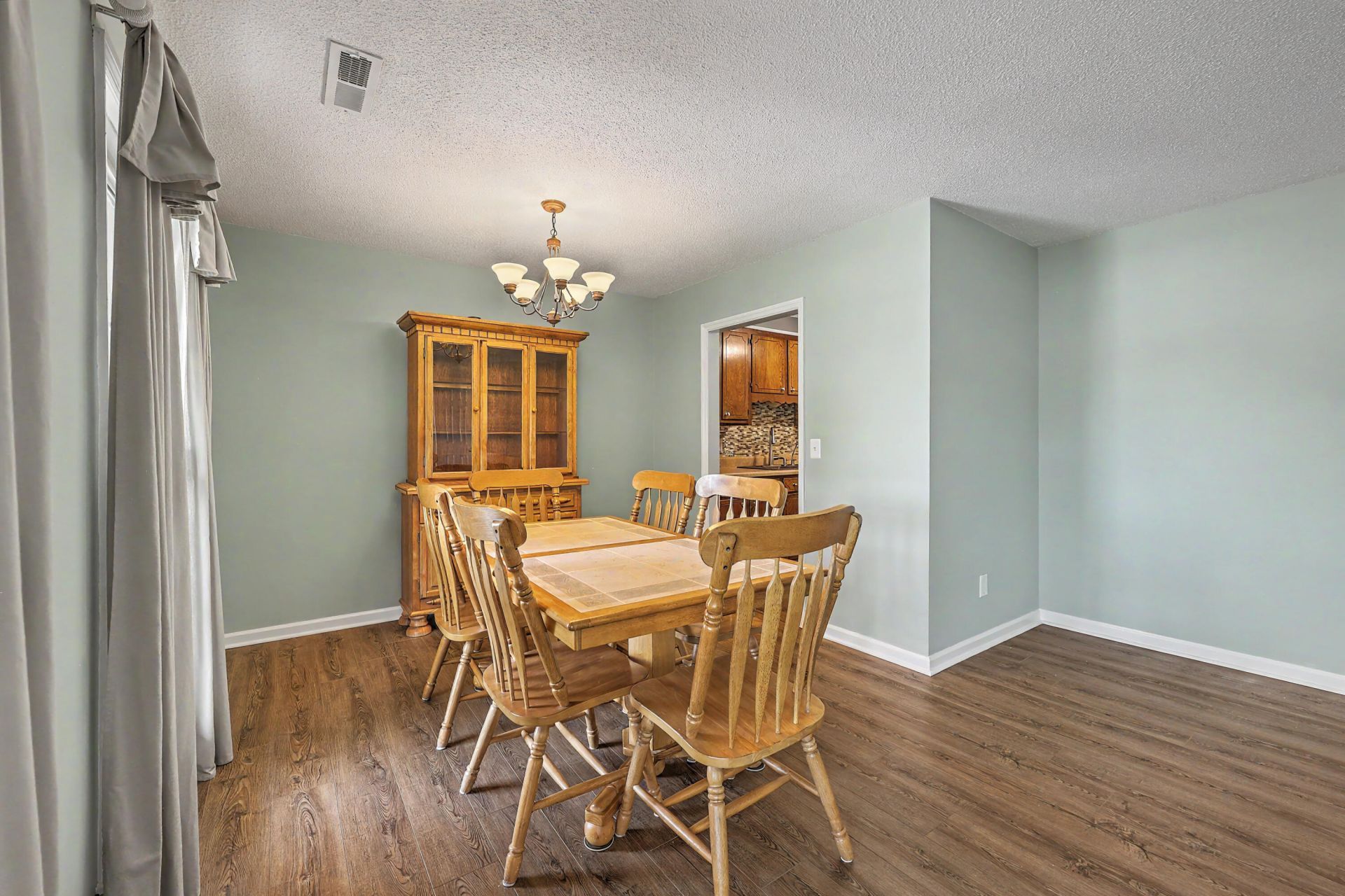 131 Foxborough Road Photo 6