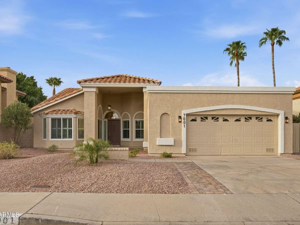 7001 W TOPEKA Drive, Glendale, AZ 85308