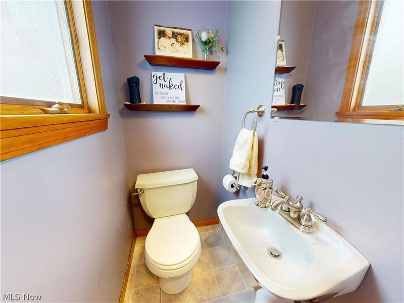 32325 Dickerson Road, Willowick, OH 44095 Photo 9