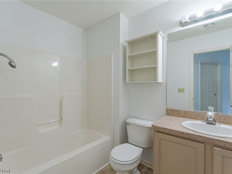 8757 Roberts Court , Unit 25C, Olmsted Falls, OH 44138 Photo 16