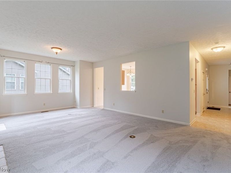 8757 Roberts Court , Unit 25C, Olmsted Falls, OH 44138 Photo 3