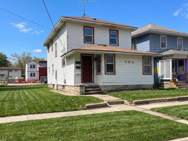 704 W 1st Street, Waterloo, IA 50701