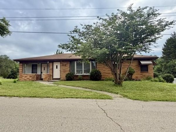8881 Metropolitan Heights, Dubuque, IA 52003