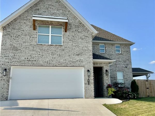 708 Dollar Street, Cave Springs, AR 72718