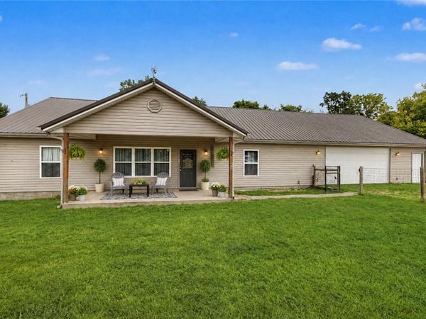 13095 Earl Road, Gravette, AR 72736