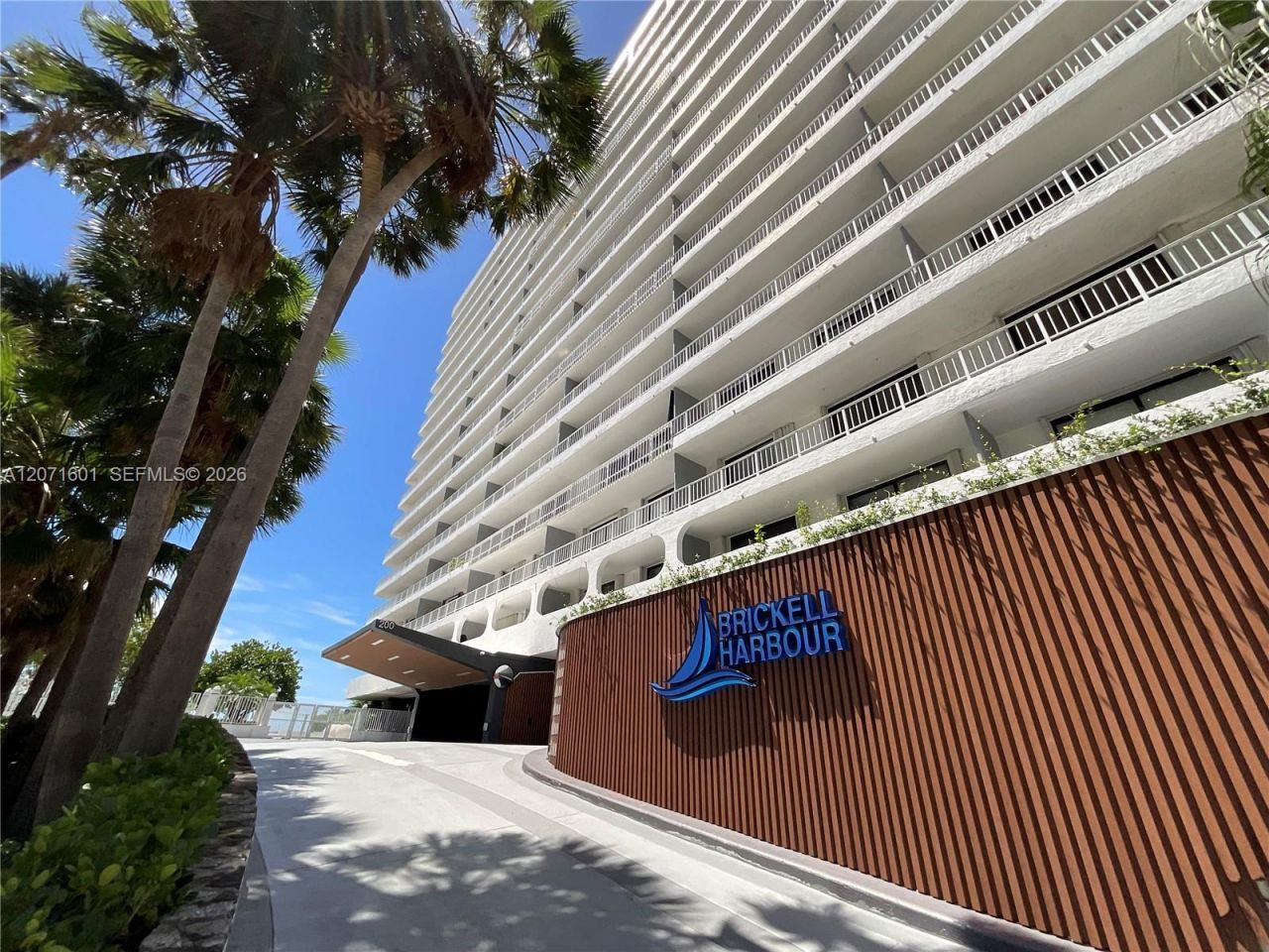 200 SE 15th Rd , Unit PHB, Miami, FL 33129 Photo