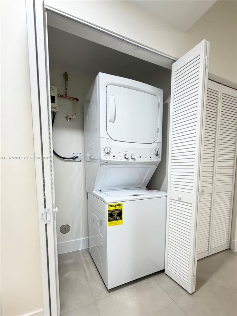 310 E 7th St, Unit 203, Hialeah, FL 33010 Photo