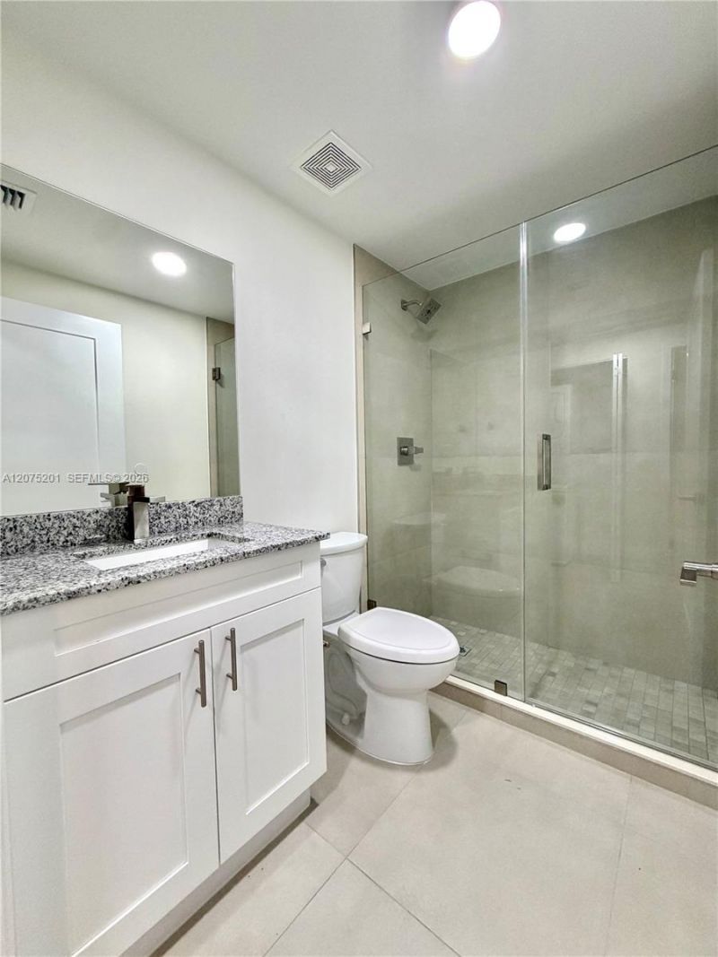 310 E 7th St, Unit 203, Hialeah, FL 33010 Photo