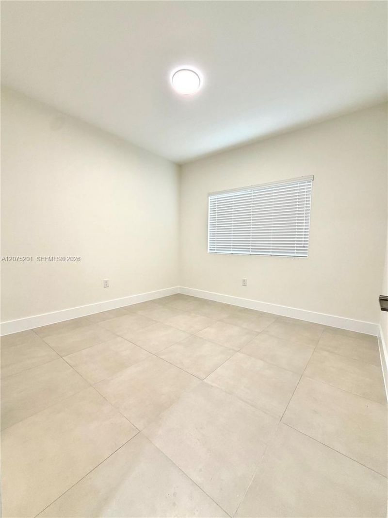 310 E 7th St, Unit 203, Hialeah, FL 33010 Photo