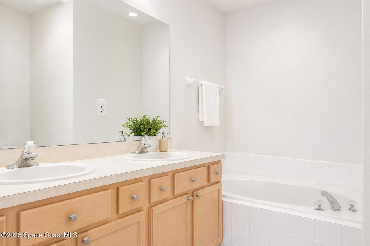 35 Pinafore Place , Indialantic, FL 32903 Photo