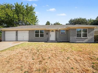 6705 Yosemite Drive, Fort Worth, TX 76112