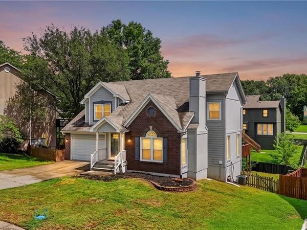 6529 NW Hidden Valley Road, Kansas City, MO 64152