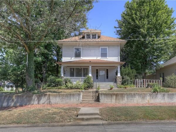 124 W Monroe Street, Pittsburg, KS 66762
